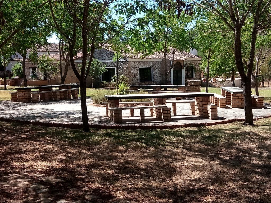 Complejo Rural Puerto Penas Hotel Aroche Exterior photo