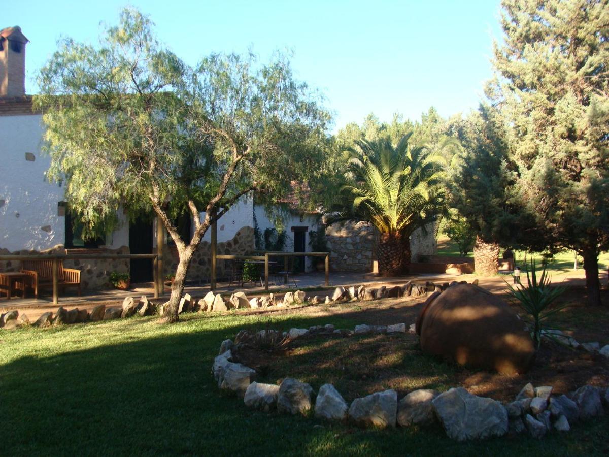 Complejo Rural Puerto Penas Hotel Aroche Exterior photo